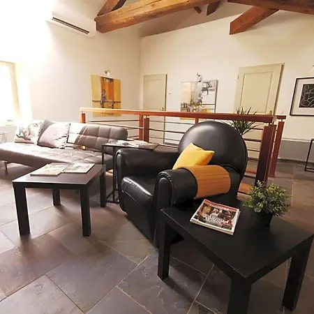 לינה וארוחת בוקר Les Du Lavoir *
