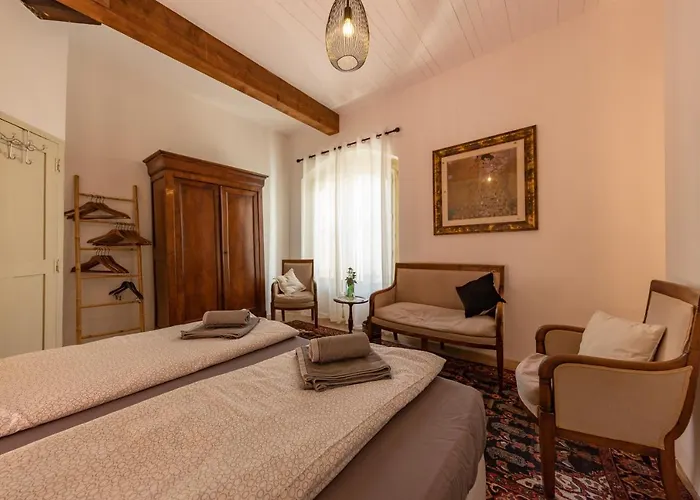Les Du Lavoir Bed & Breakfast
